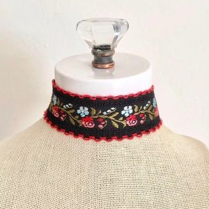 Vintage Floral Embroidered Choker Necklace